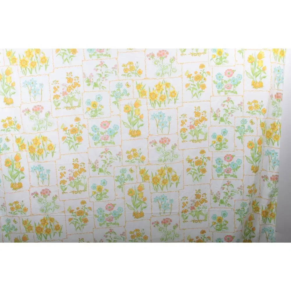 Vintage Full 1970's Bed Sheet Flowers White Sheet Bed Sheet Fabric Flowers